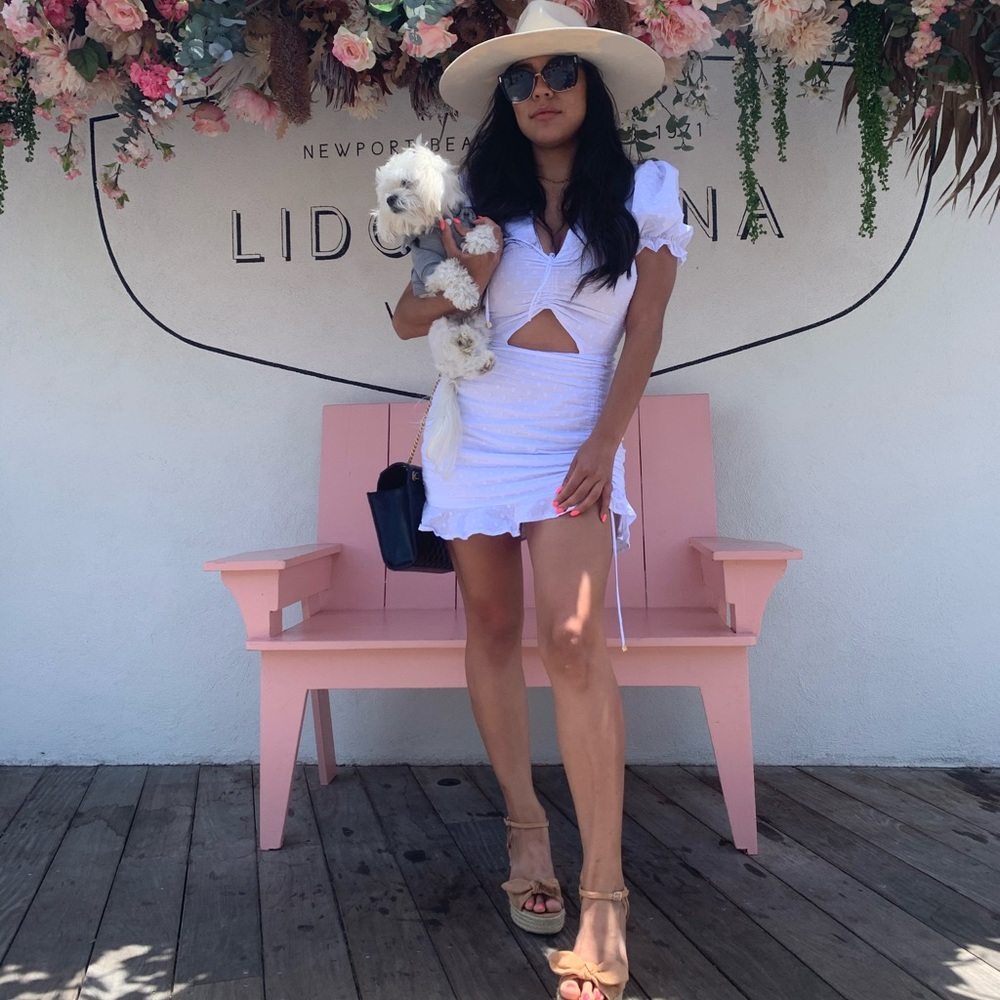 Meet your Posher, Zenia